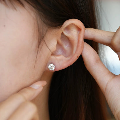 SIKA™ Classic Six-Claw Moissanite Stud Earrings